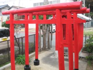 某神社　鳥居塗装